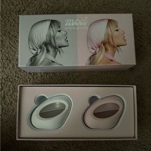 Ariana grande duo MOD perfume never used open only for pictures.